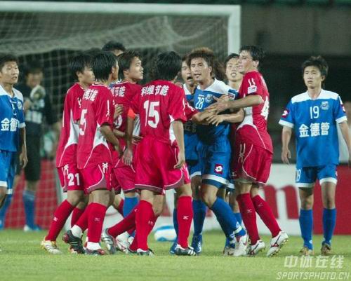 再见，于汉超！很遗憾，申花队没能为“猴哥”写上一个漂亮的结尾（与于汉超道别：遗憾申花未能让“猴哥”圆满谢幕）