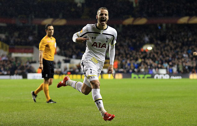 这队的高位逼抢太窒息了（这支球队的前场压迫让人喘不过气）