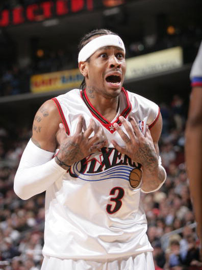 德天空：那不勒斯想签弗赖堡中场曼赞比顶替受伤的德布劳内（德媒：那不勒斯有意引进弗赖堡中场曼赞比，以填补德布劳内伤缺）