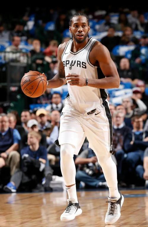 半岛晨报：中足联不作为，中超倒数第二轮不同时开球影响公平（半岛晨报：中足联不作为致中超倒数第二轮未同期开球，公平性受损）