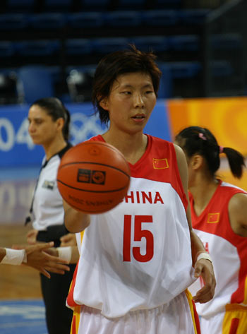 奥林匹亚科斯主帅：阿隆索需要时间；皇马有实力拿欧冠（奥林匹亚科斯主帅：阿隆索尚需时日；皇马具备夺欧冠实力）