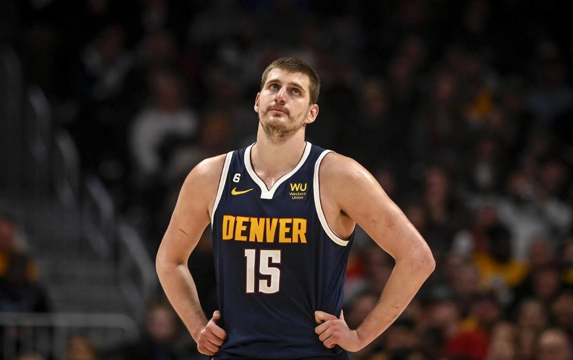 巴洛特利：现在的足球对抗更激烈，我认为自己仍能有出色表现（巴洛特利：当今足球对抗更强烈，我依然有能力踢出高水平）