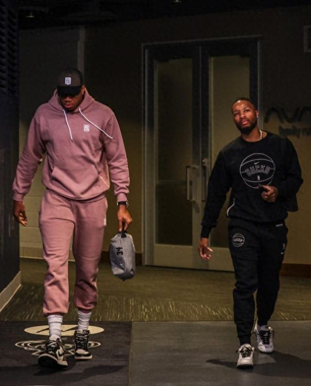 欧冠半场：艾尔尤努西开场70秒闪击，比利亚雷亚尔0-1哥本哈根（欧冠半场：哥本哈根暂1-0领先比利亚雷亚尔，艾尔尤努西开场70秒建功）