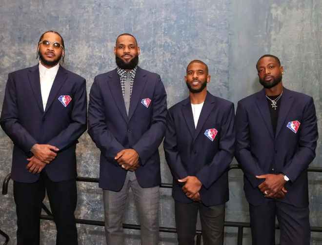 维拉蒂：不排除明年去意甲首次效力，我会在年底看看情况（维拉蒂：明年首次投身意甲有可能，年底再做决定）