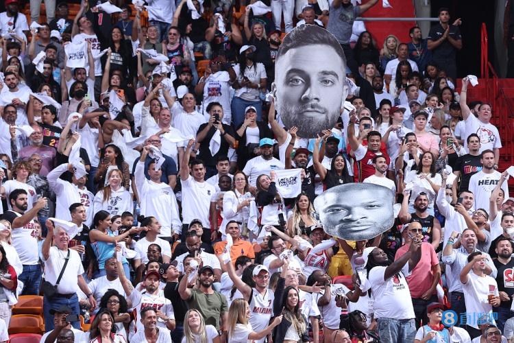 国脚单场进球助球队锁定胜利（国脚建功，球队锁定胜局）