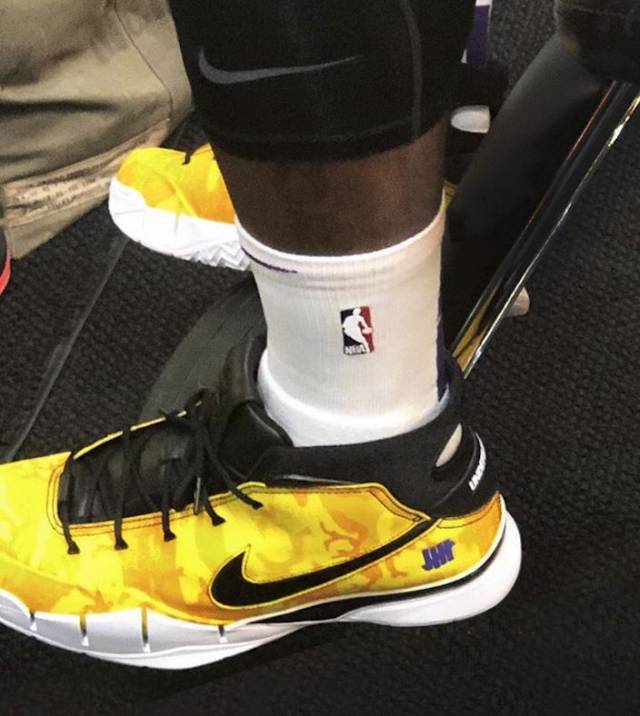 德甲2025年度积分榜：拜仁仅1负34轮轰107球，积87分比第2多21分（2025德甲积分榜：拜仁34轮仅1败狂轰107球，87分甩开第二名21分）