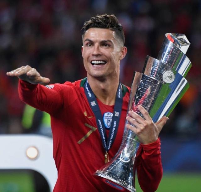 体图：多特不排除给阿德耶米设解约金，但金额至少要到8000万（体图：多特考虑为阿德耶米加入解约条款，数额不低于8000万）