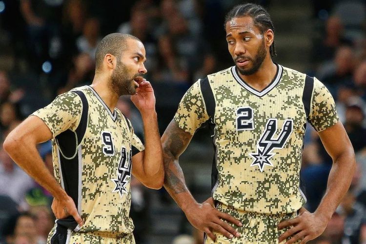 猛龙三大得分手合砍72分，带队终结两连败（猛龙三箭头合力轰下72分，止住两连败）