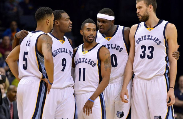 迪乌夫：齐沃经常和我交流帮我提高，高兴自己的机会越来越多（迪乌夫：齐沃常与我交流助我提升，很高兴自己的机会越来越多）