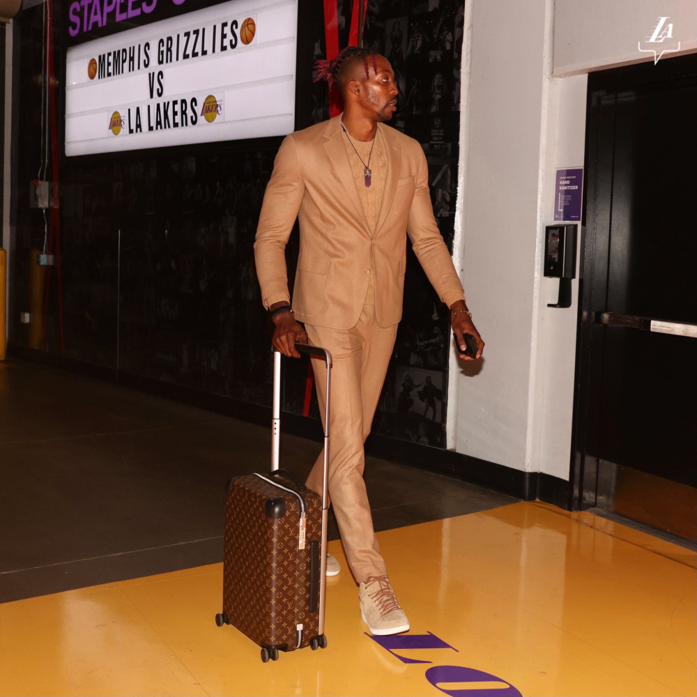 NBA第一球痴！塔图姆穿保护靴+水下训练，连出席婚礼都要训练（NBA头号训练狂！塔图姆穿护靴做水下训练，参加婚礼也不忘加练）