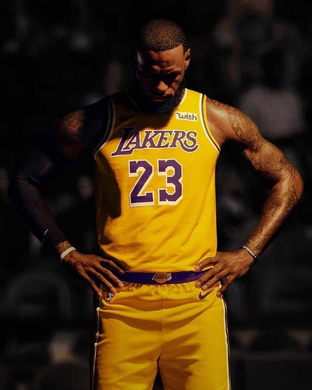 R.I.P.，佛罗伦萨小将理查德森的父亲、前NBA球星迈克尔-理查德森去世（前NBA球星迈克尔-理查德森去世，系佛罗伦萨小将理查德森之父）