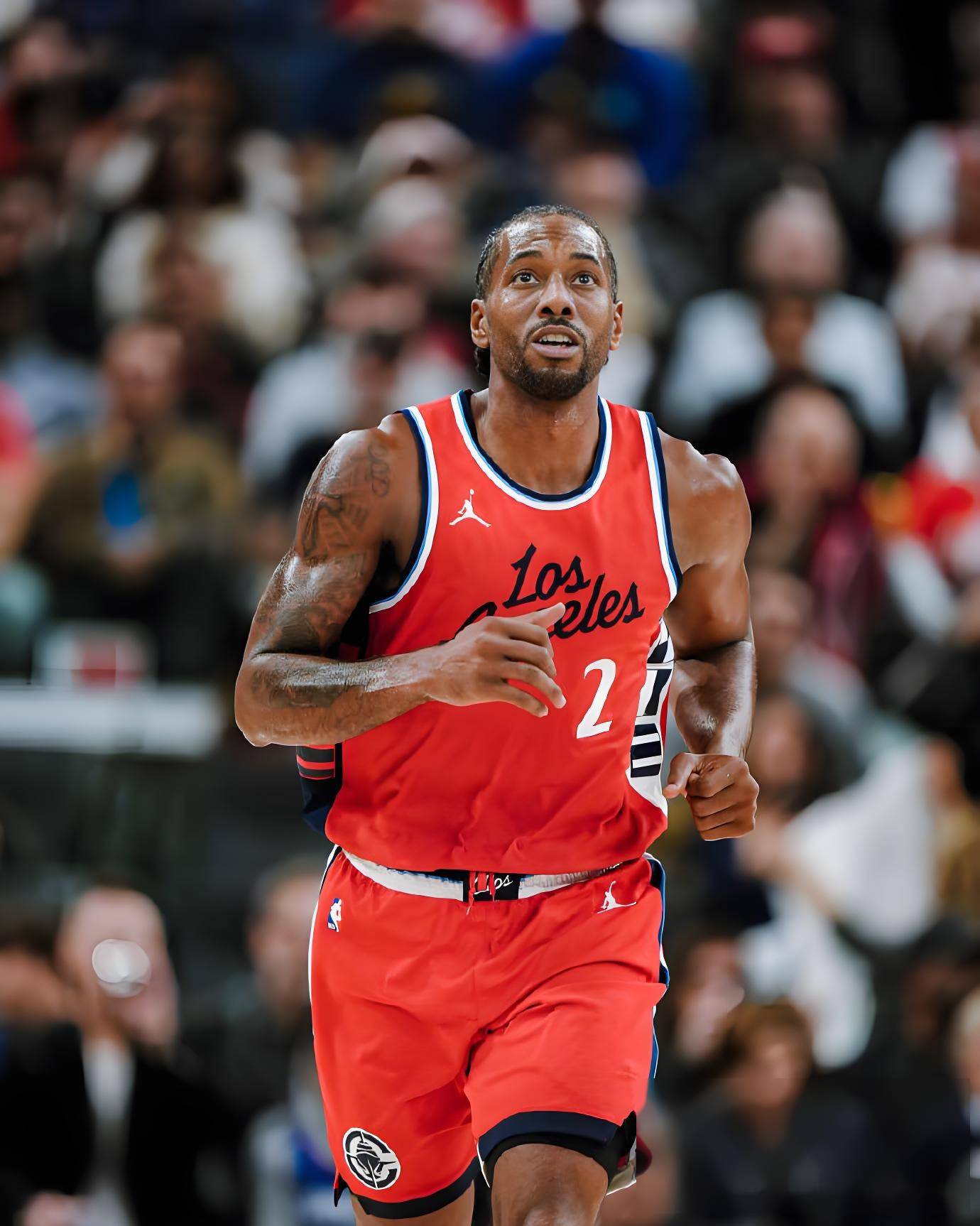 D席：08年欧洲杯没人看好我们，阿拉贡内斯给了每个人信心（D席：2008欧洲杯不被看好，阿拉贡内斯为全队注入信心）