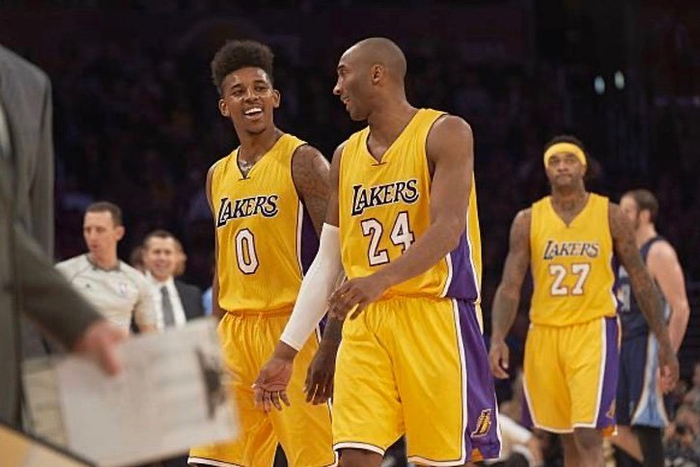 阿尔瓦雷斯：不认为自己有锦鲤特质，荣誉更多来自努力和坚持（阿尔瓦雷斯：自认并非锦鲤，荣誉源自努力与坚持）