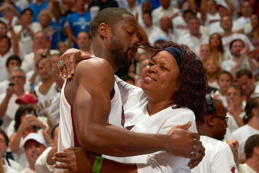 青少年海外交流新探索，“犀旺”小将赴欧塞尔开启留洋旅程（青少年留洋交流再启新篇，“犀旺”小将远赴欧塞尔踏上新征程）